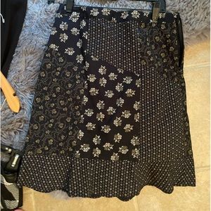 Loft size 6 Luke new skirt mix pattern great to dress up or down. Fun